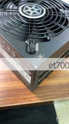 et700